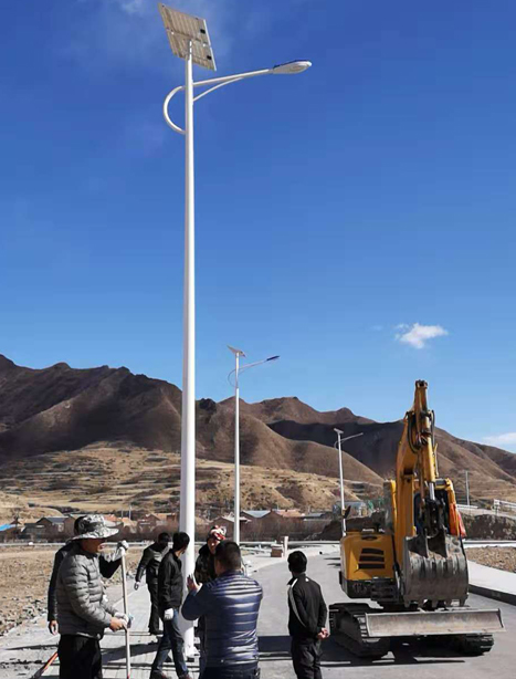 甘南碌曲10米玛沁太阳能路灯项目