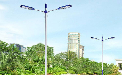 玛沁太阳能路灯地脚螺栓规格：防止倾倒的关键