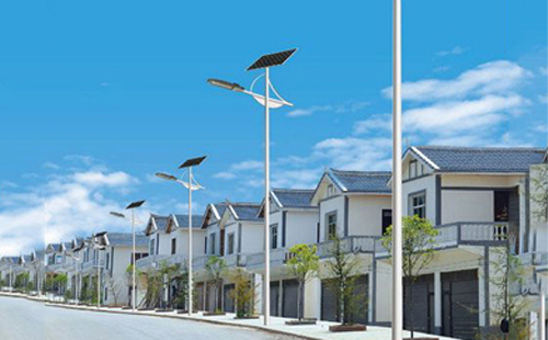 玛沁太阳能路灯配置与在乡村道路照明中的应用